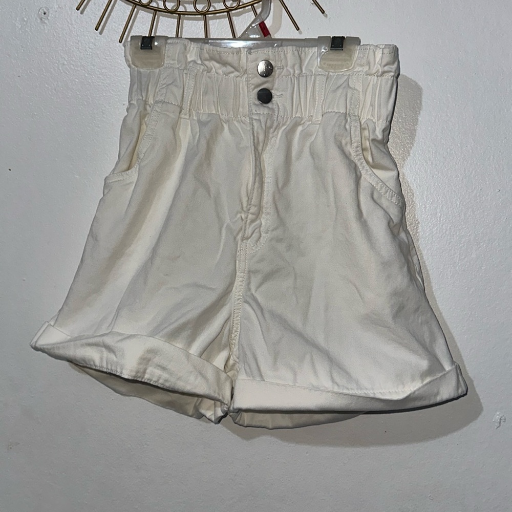 H&M white shorts - Size 2 (Women)